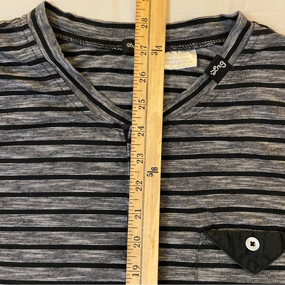 Lrg Gray & Black Long Sleeve Tee w/ Henley Neckline & Stripes w/ pocket sz XL - Picture 3 of 16